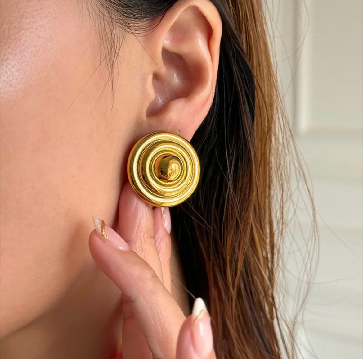 Two tones round earrings