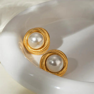 Pearl Circle Stud Earring