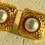 Pearl texture square earrings