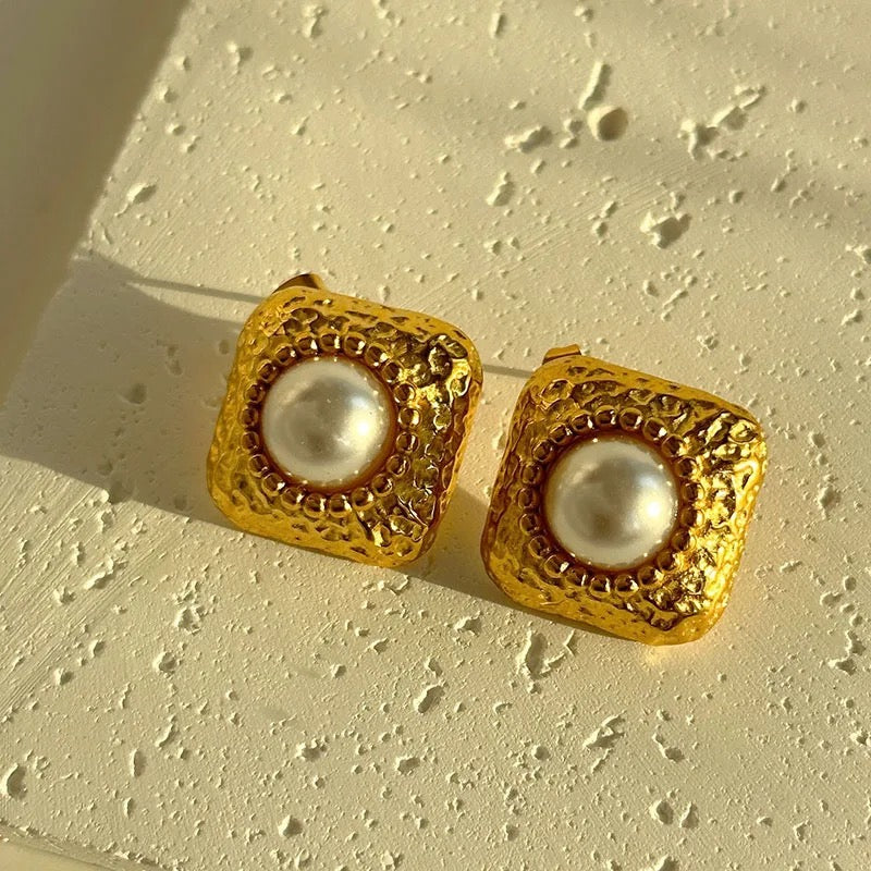 Pearl texture square earrings